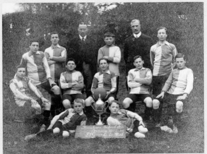 BROXBOURNE SCHOOL FOOTBALL TEAM 1909-1910